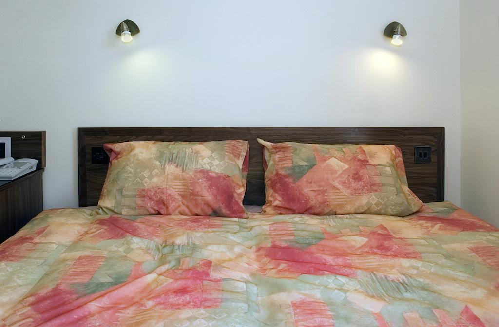 The Robin 2 Hotel Γούλβερχαμπτον Δωμάτιο φωτογραφία