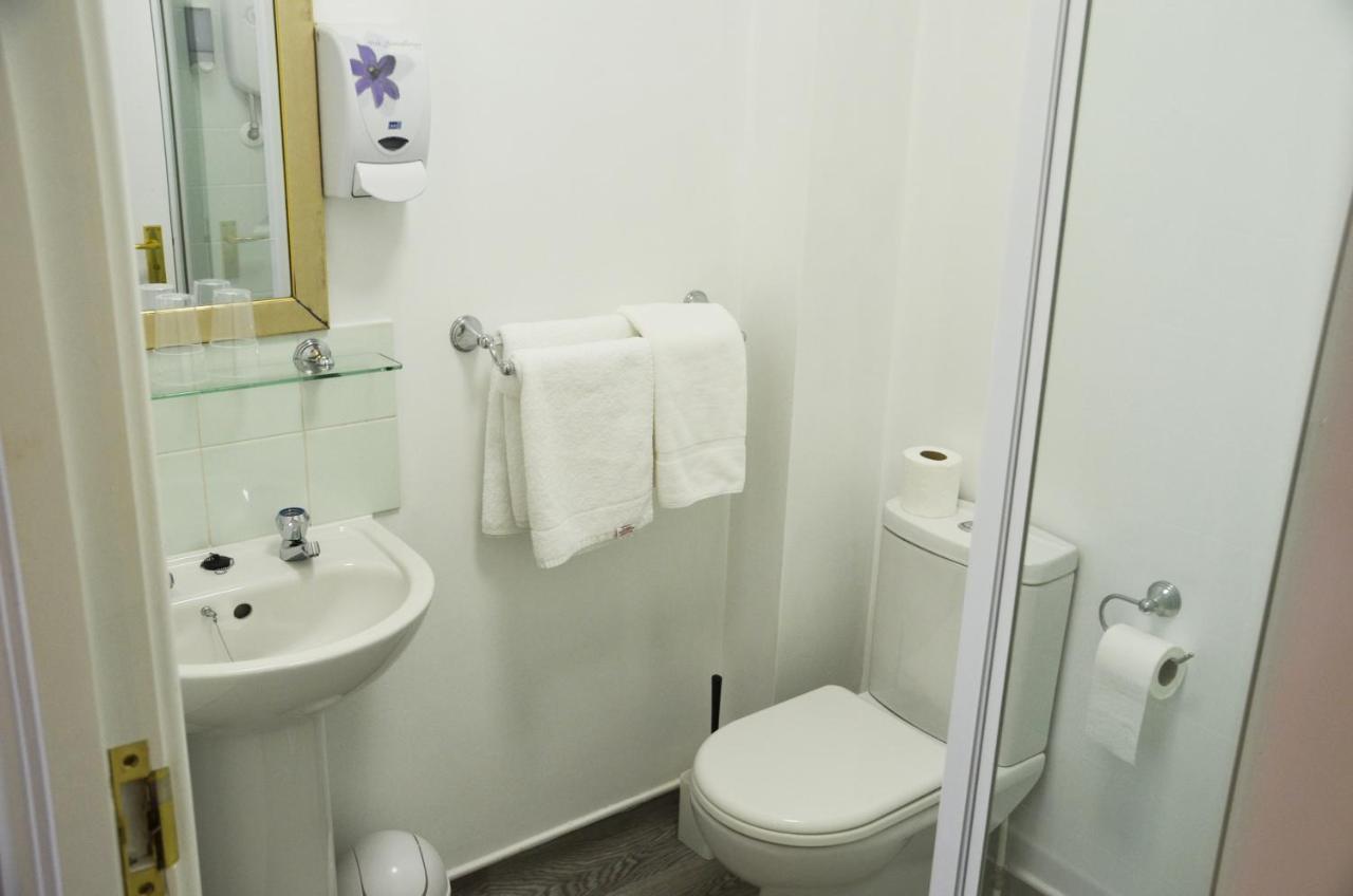 The Robin 2 Hotel Γούλβερχαμπτον Εξωτερικό φωτογραφία