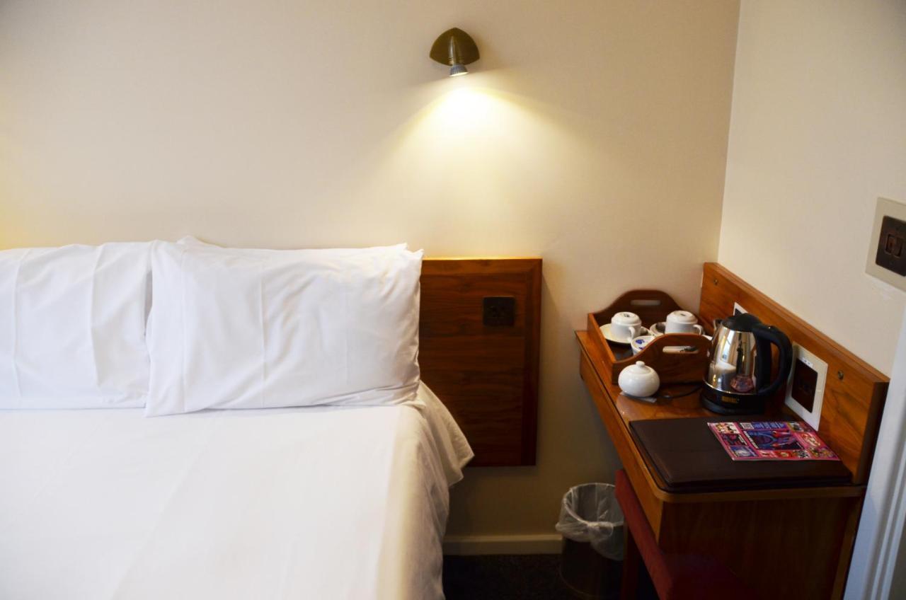 The Robin 2 Hotel Γούλβερχαμπτον Εξωτερικό φωτογραφία